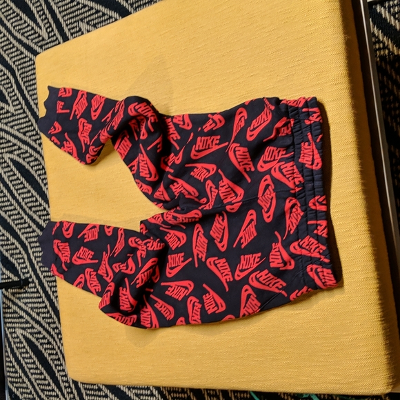 Nike (kids size) sweatpants joggers NWOT - Picture 5 of 5